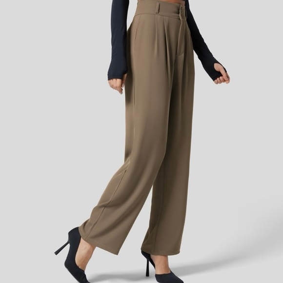 High Waisted Plicated Straight Leg Pants - Picture 2 of 4